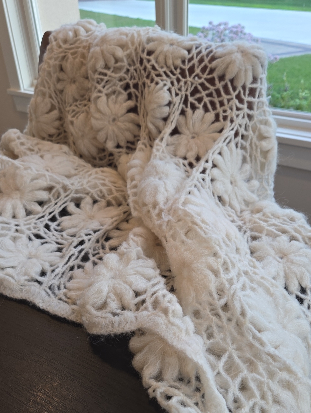 EXQUISITE Handmade Cream Floral Crochet Throw